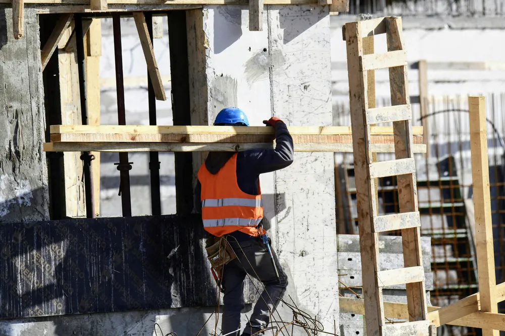 Precise Contractor team collaborating