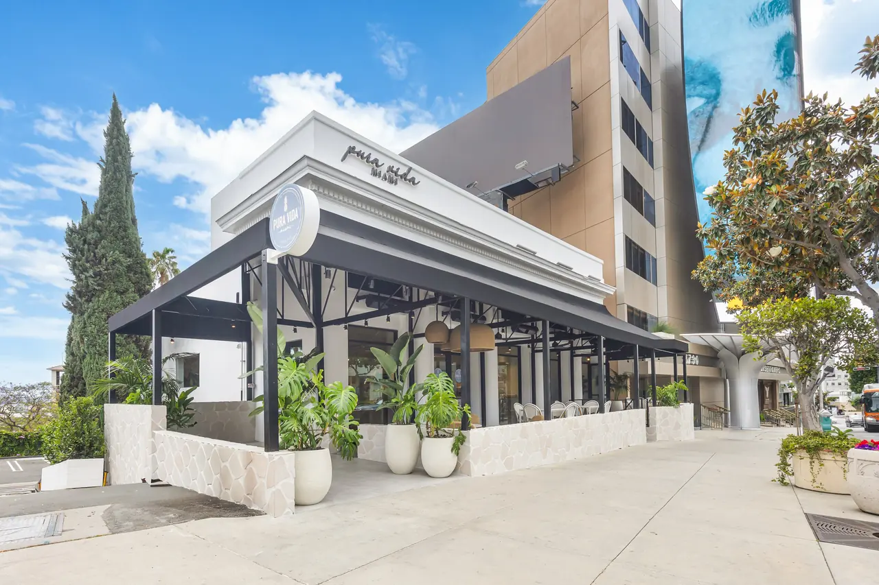 Pura Vida Miami West Hollywood, photograph 1 of 10