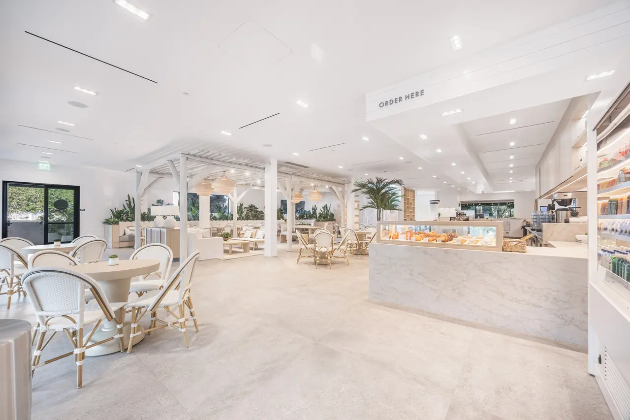 Pura Vida Miami West Hollywood, photograph 2 of 10