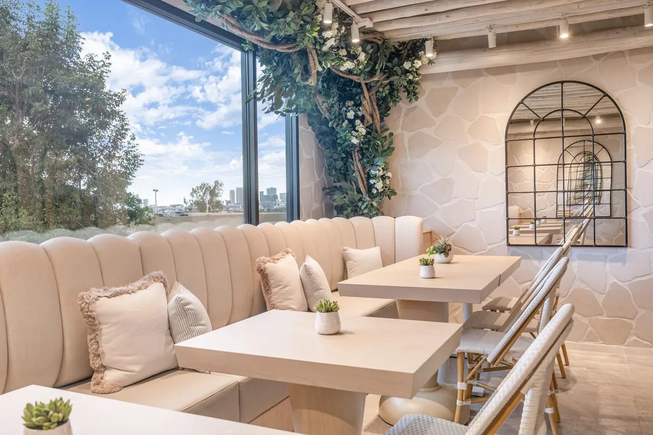 Pura Vida Miami West Hollywood, photograph 6 of 10